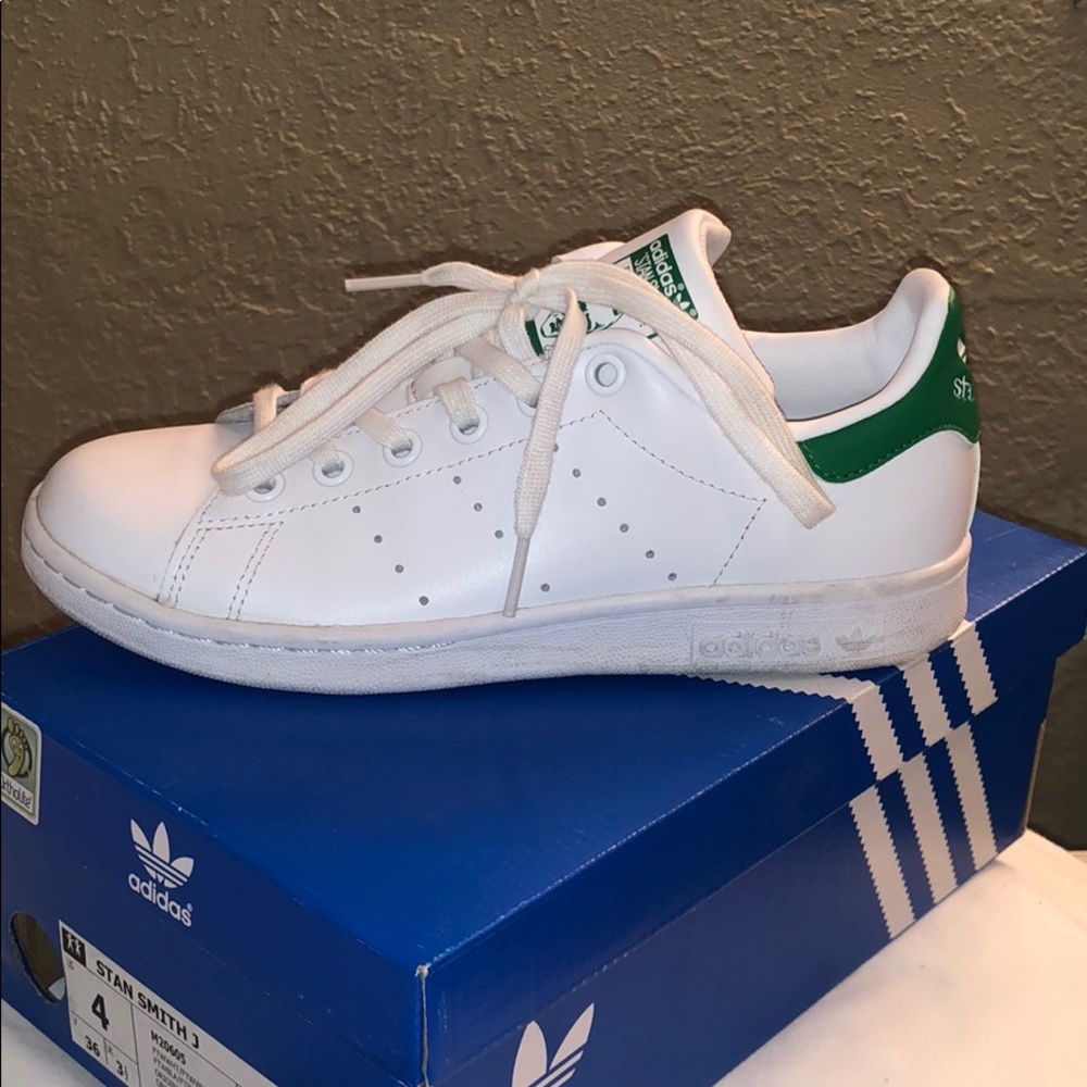 Adidas Stan Smith J Size 4Y